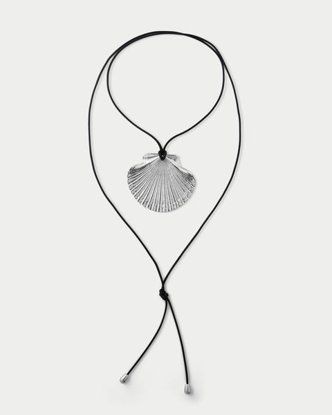 マイアミ発♪ ◆eliou◆ FERN NECKLACE éliou | @niallhoran this weekend @f1 wearing our Fern